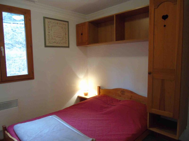 Holiday in mountain resort 4 room apartment cabin 8 people (G11) - Chalet Arrondaz - Valfréjus - Bedroom