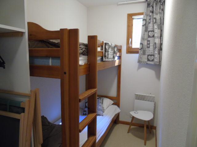 Holiday in mountain resort 4 room apartment cabin 8 people (J01) - Chalet Arrondaz - Valfréjus - Bunk beds