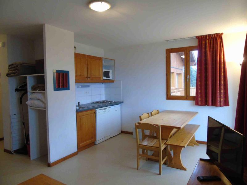 Holiday in mountain resort 3 room apartment cabin 6 people (G22) - Chalet Arrondaz - Valfréjus