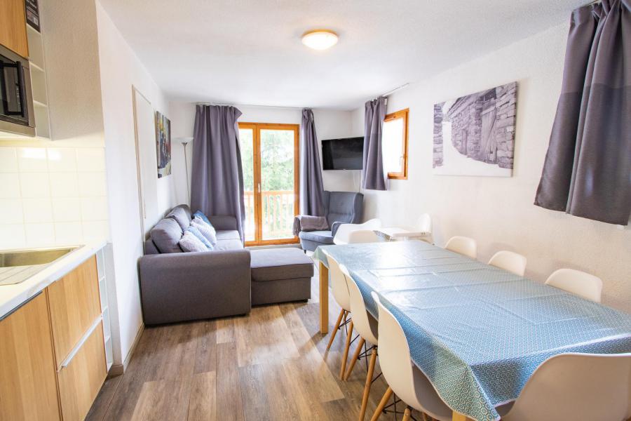 Holiday in mountain resort 3 room apartment cabin 8 people (A4) - Chalet Arrondaz A - Valfréjus - Accommodation