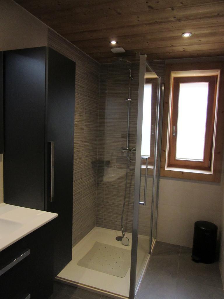 Vacanze in montagna Appartamento 3 stanze per 6 persone - Chalet Authentique - Les Gets - Bagno con doccia