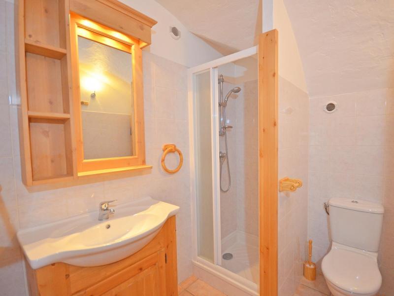 Holiday in mountain resort Chalet Balcon Cime de Caron - Les Menuires - Shower room