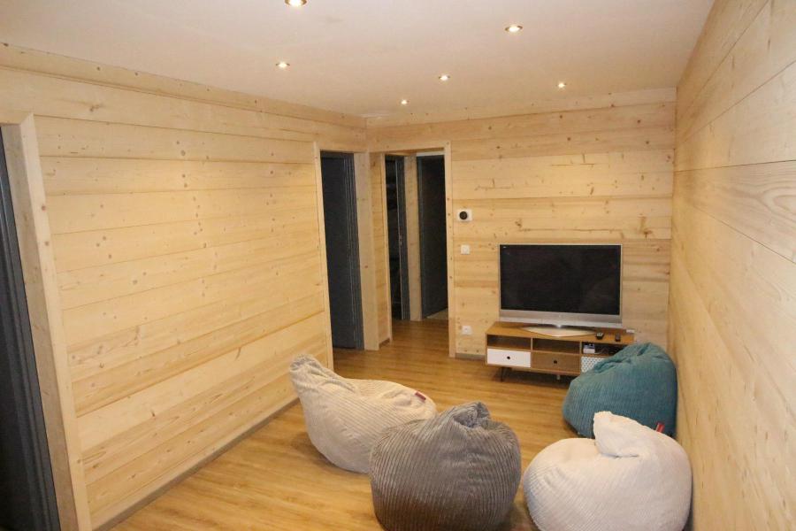 Holiday in mountain resort 5 room duplex chalet 12 people - Chalet Bonhomme - Chamrousse - Living room