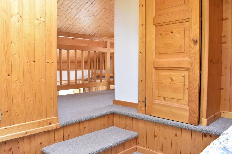 Holiday in mountain resort 3 room duplex chalet 6 people (MRB000-107) - Chalet Bonmartin - Méribel - Cabin