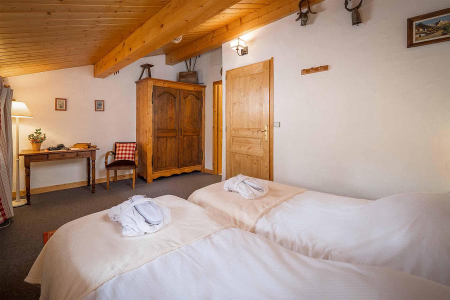 Holiday in mountain resort Chalet Charmille - La Tania - Bedroom