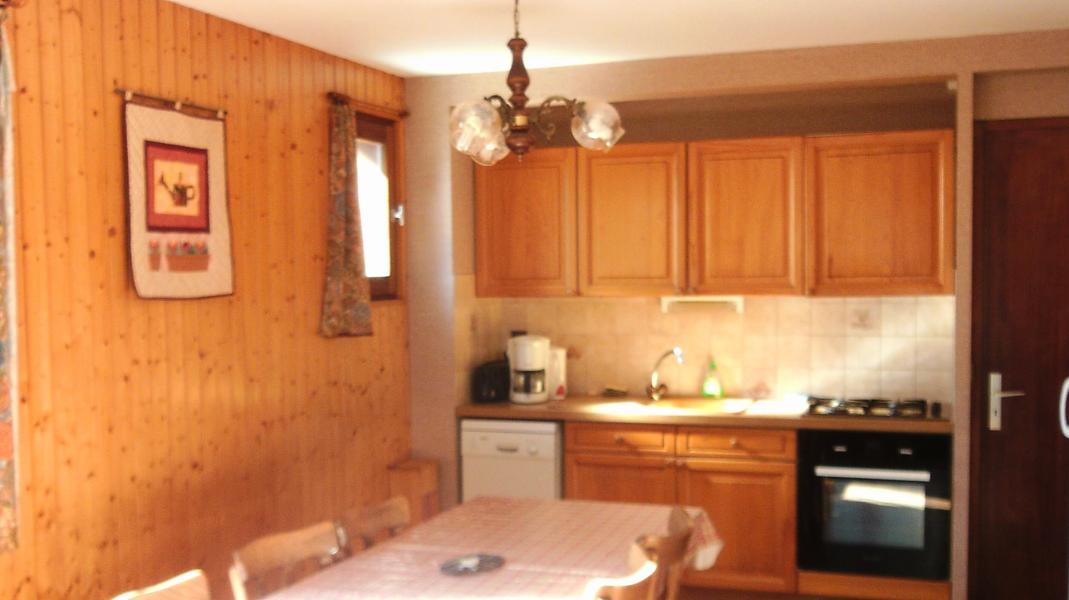 Holiday in mountain resort 3 room apartment 6 people (4) - Chalet Charvin - Le Grand Bornand - Kitchenette