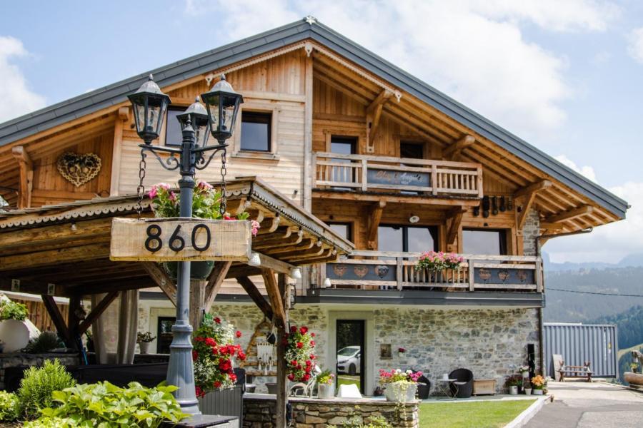 Soggiorno sugli sci Chalet Chez l'Angèle - Les Gets - Esteriore estate