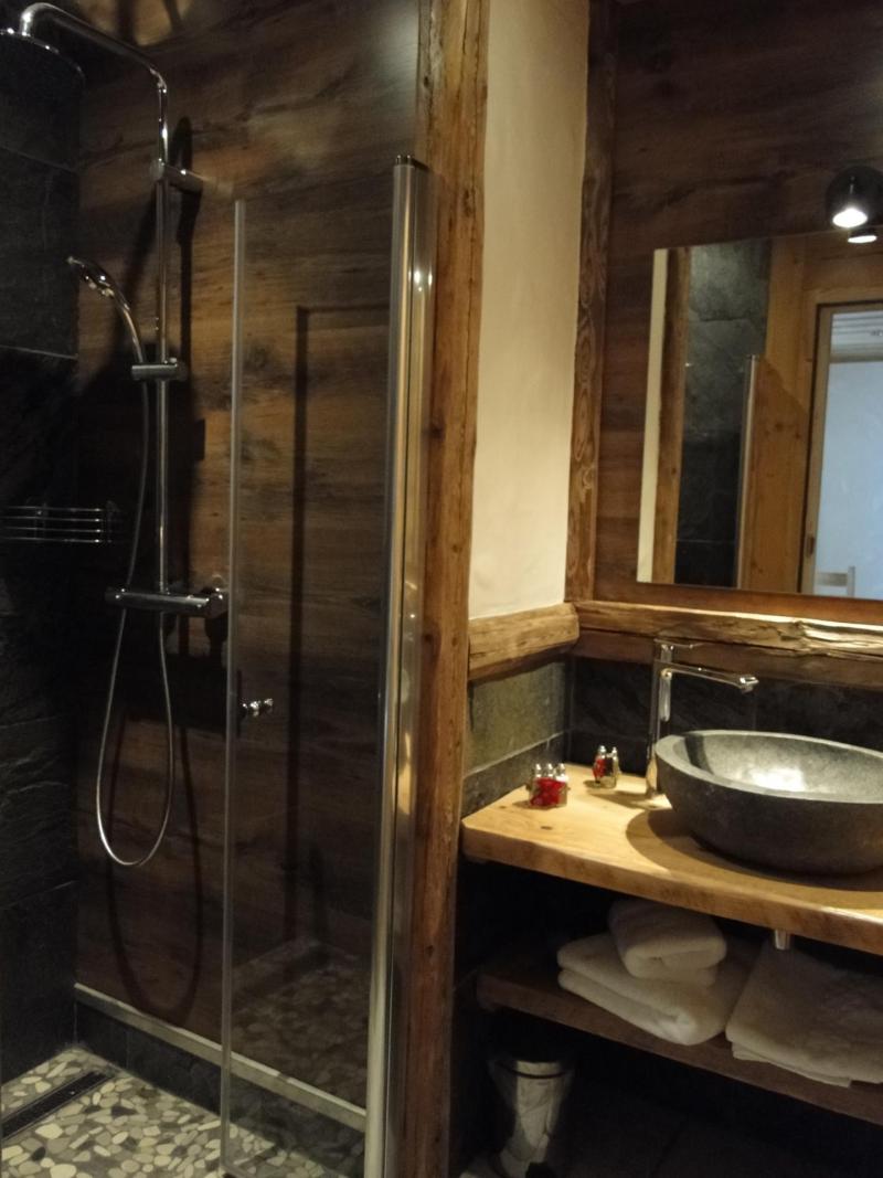 Holiday in mountain resort 6 room duplex chalet 15 people - Chalet Chez la Fine - Les Gets - Shower room