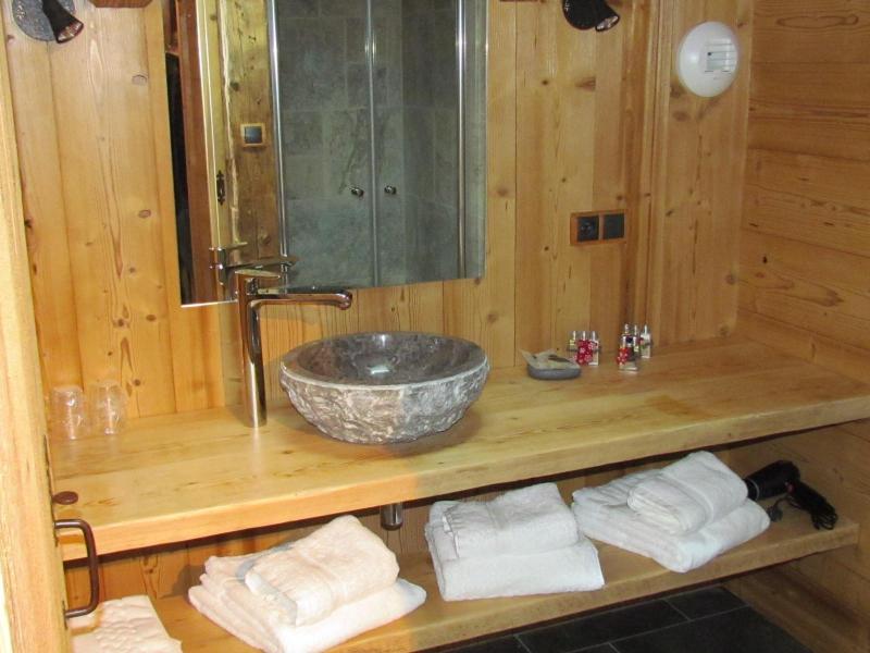 Holiday in mountain resort 6 room duplex chalet 15 people - Chalet Chez la Fine - Les Gets - Shower room