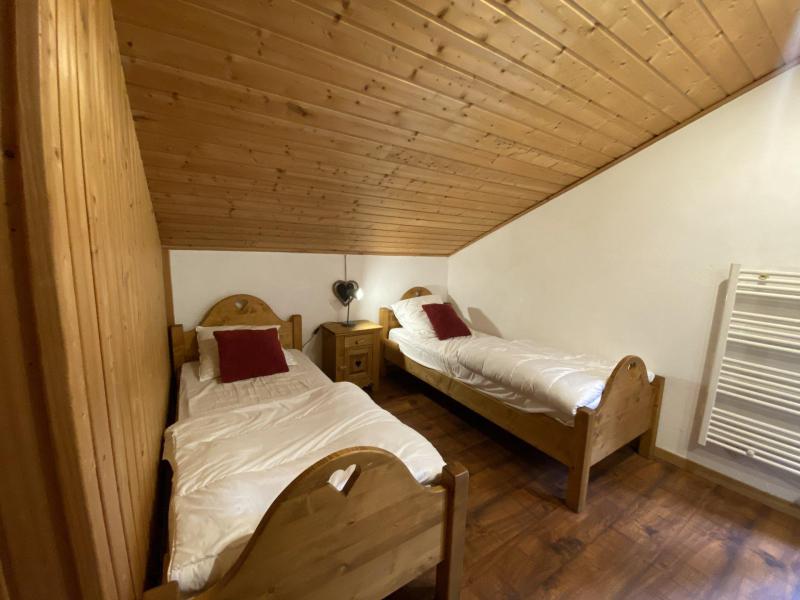 Holiday in mountain resort 7 room chalet 14 people - Chalet Clémentine - La Tania - Bedroom