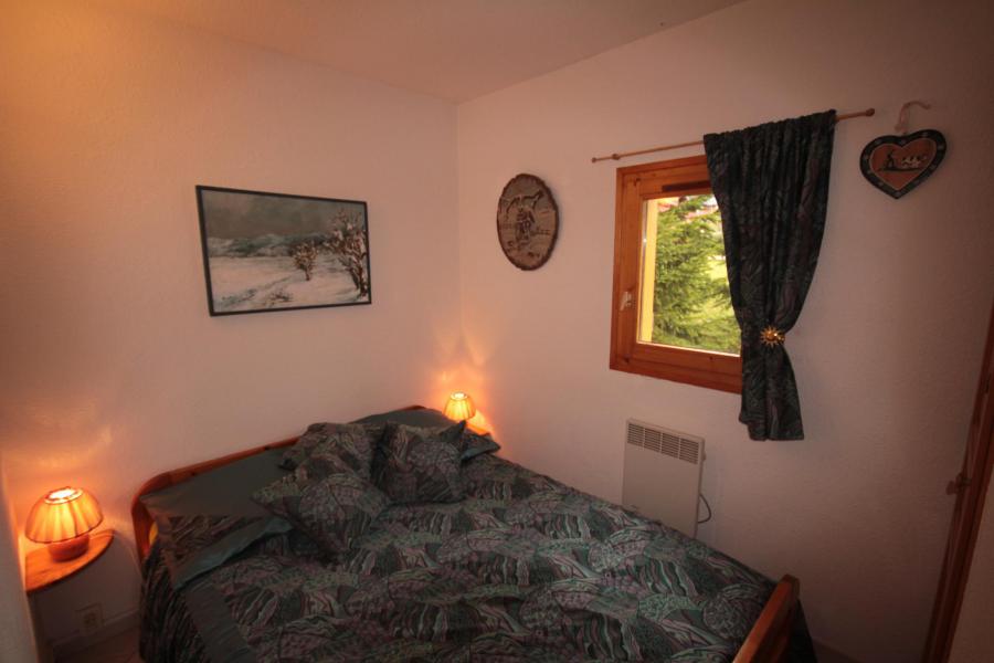 Holiday in mountain resort 2 room apartment cabin 4 people (CRI305) - Chalet Cristal 3 - Les Saisies - Bedroom