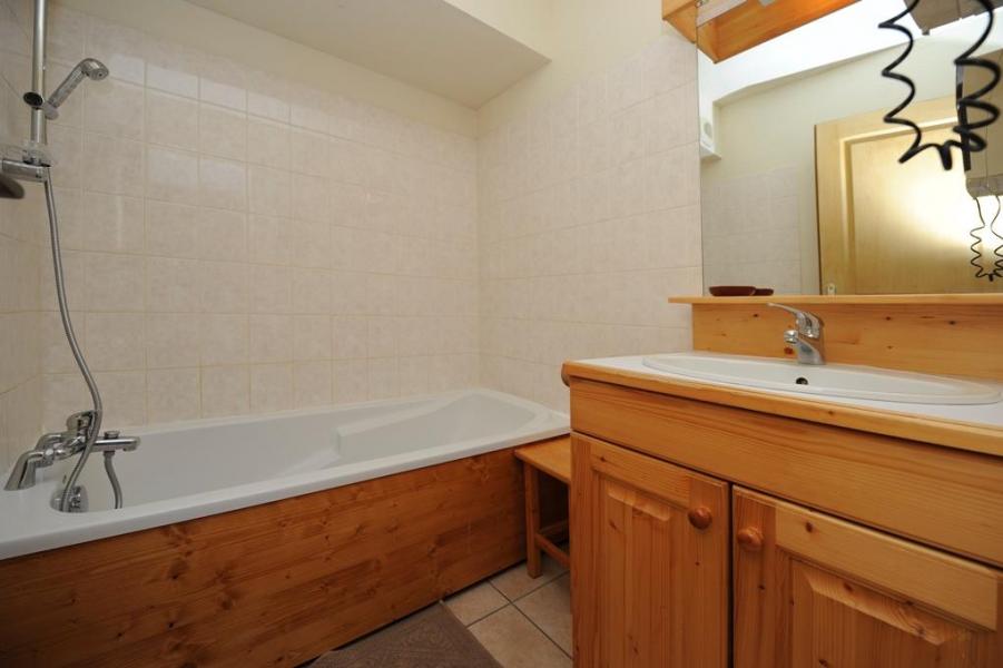 Holiday in mountain resort 3 room apartment 6 people - Chalet Cristal - Les Menuires - Bath-tub