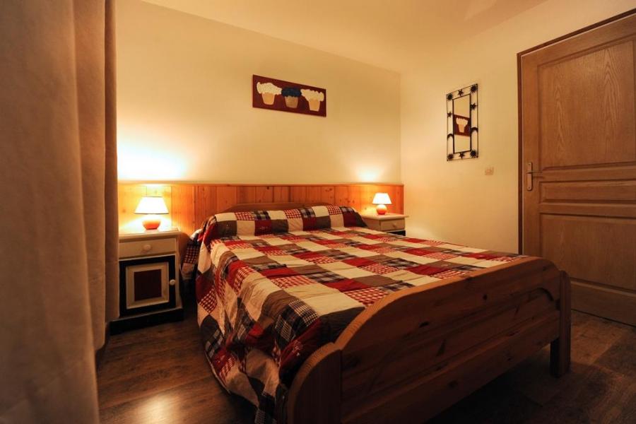 Holiday in mountain resort 3 room apartment 6 people - Chalet Cristal - Les Menuires - Double bed