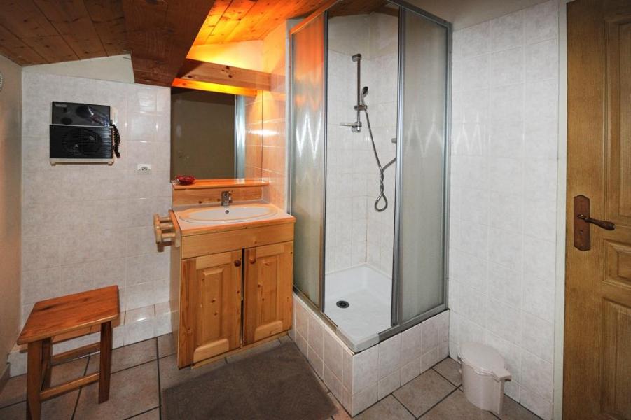 Holiday in mountain resort 4 room duplex apartment 10 people - Chalet Cristal - Les Menuires - Shower