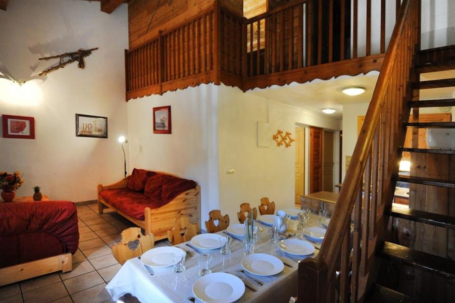Holiday in mountain resort 4 room duplex apartment 10 people - Chalet Cristal - Les Menuires - Table