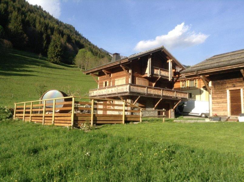 Rent in ski resort 5 room triplex chalet 8 people - Chalet Dalle Cachée - Morzine - Summer outside