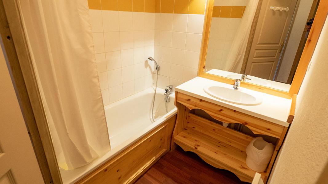 Holiday in mountain resort 2 room apartment cabin 6 people (207) - Chalet de Florence - Valfréjus - Bath-tub
