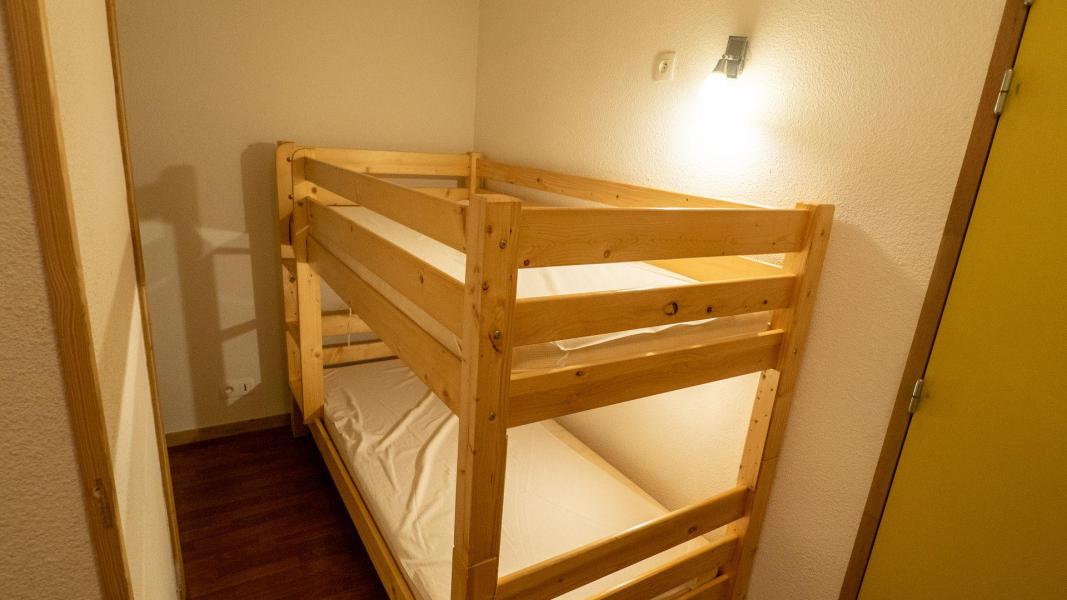 Holiday in mountain resort 2 room apartment sleeping corner 6 people (104) - Chalet de Florence - Valfréjus - Bedroom