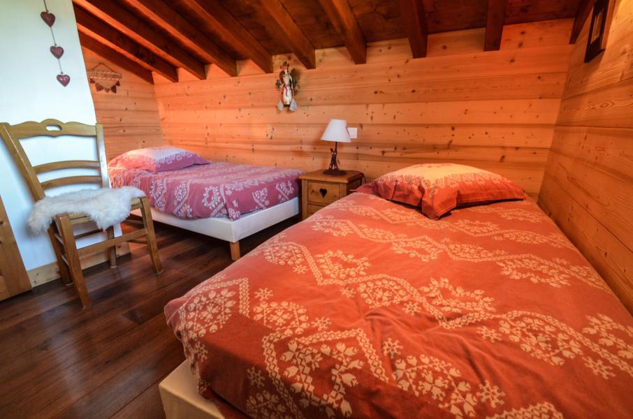 Holiday in mountain resort 4 room duplex chalet 6 people - Chalet de Julie - Saint Martin de Belleville - Bedroom