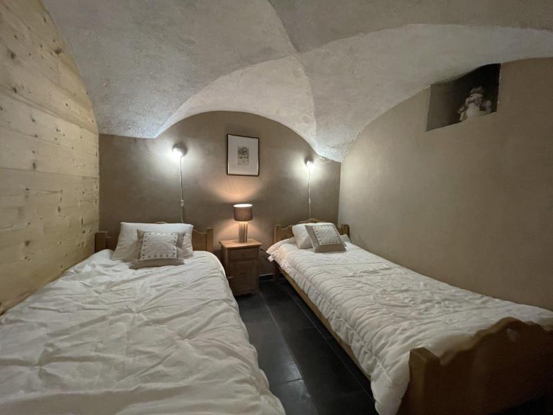 Holiday in mountain resort 3 room chalet 4 people (2) - Chalet de la Croix de Fer - Saint Martin de Belleville - Bedroom
