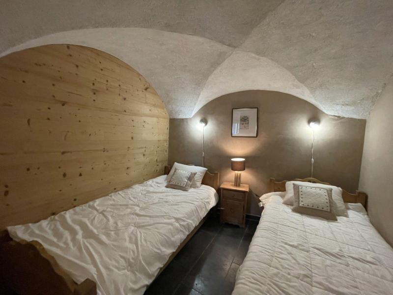 Holiday in mountain resort 3 room chalet 4 people (2) - Chalet de la Croix de Fer - Saint Martin de Belleville - Bedroom