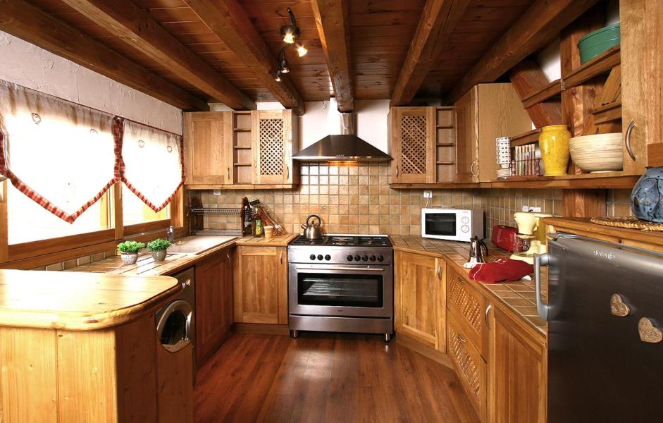 Holiday in mountain resort Chalet de Marie - Les 2 Alpes - Kitchen