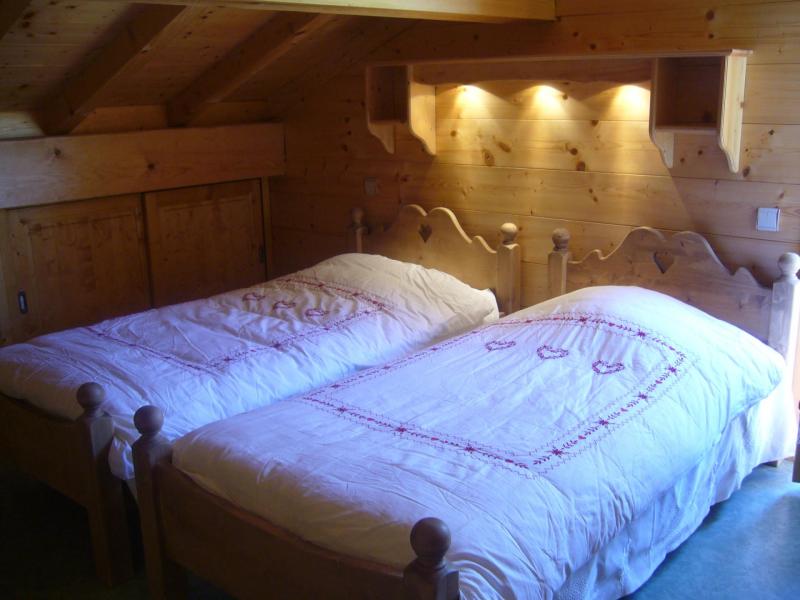 Holiday in mountain resort 7 room triplex chalet 13 people - Chalet de mon père - Le Grand Bornand - Bedroom