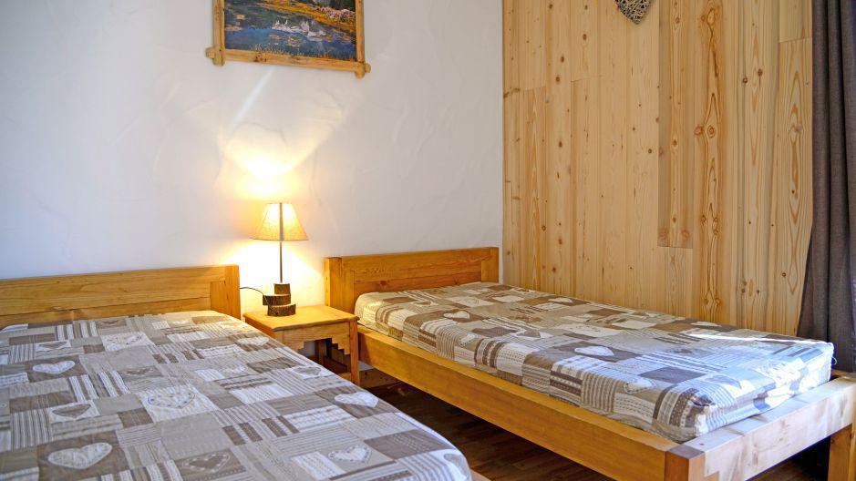 Holiday in mountain resort Chalet du Berger - Les Menuires - Bedroom