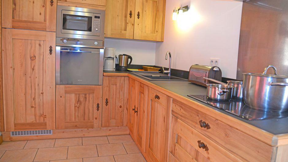Holiday in mountain resort Chalet du Berger - Les Menuires - Kitchen