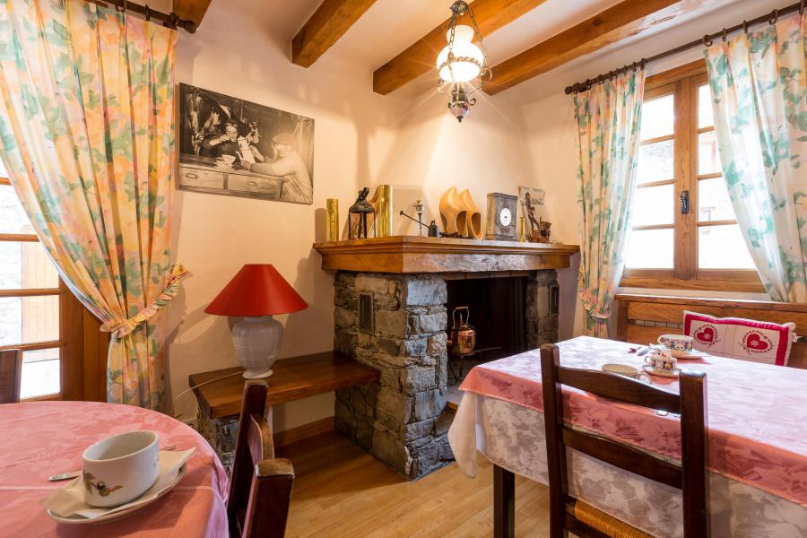Holiday in mountain resort Chalet Edelweiss - Saint Martin de Belleville - Fireplace