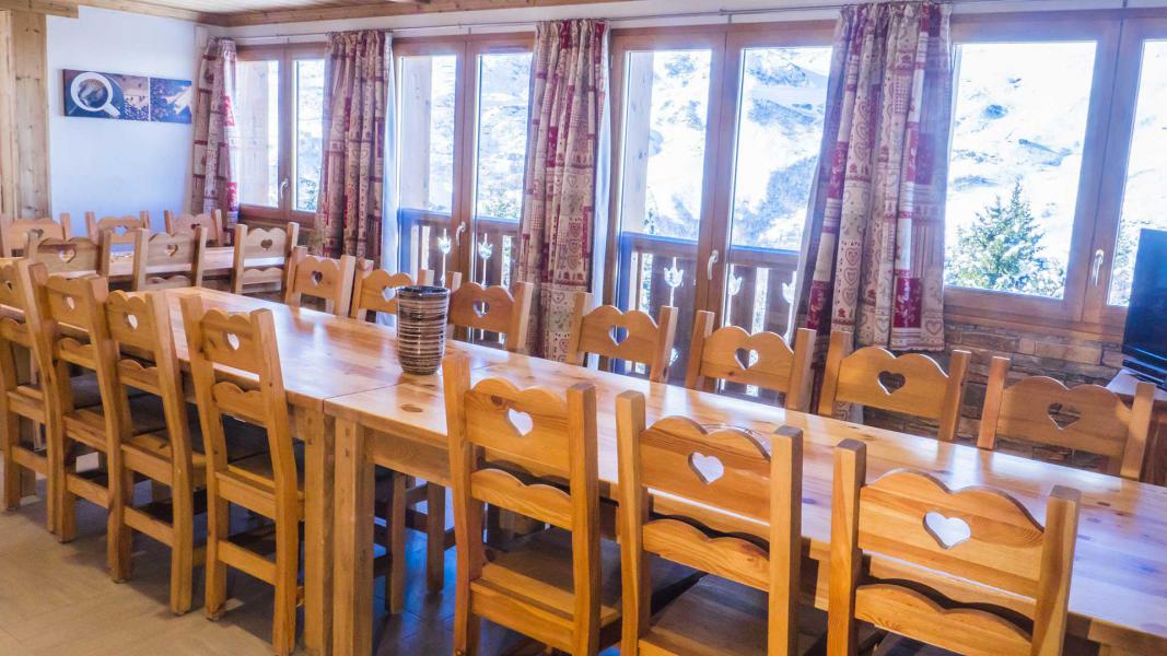 Holiday in mountain resort Chalet Eglantier - Les Menuires - Dining area