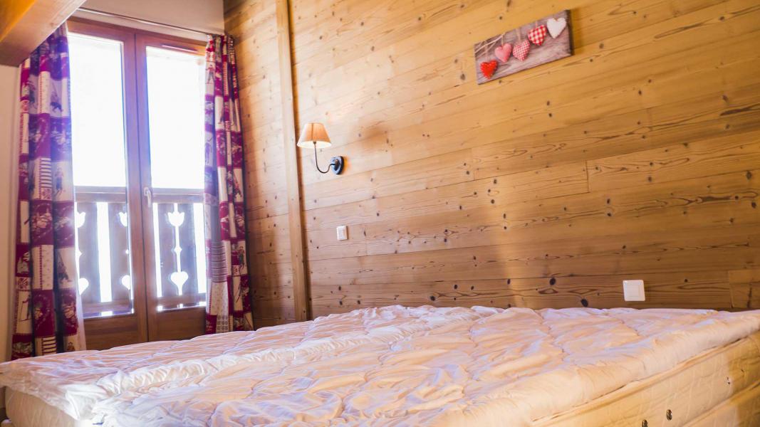 Holiday in mountain resort Chalet Eglantier - Les Menuires - Double bed