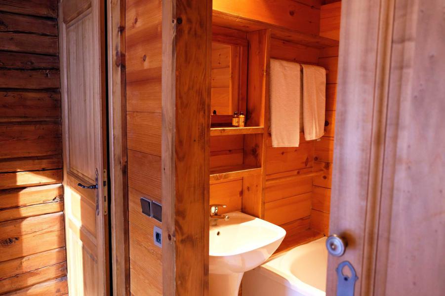 Holiday in mountain resort Chalet Elliot Est - La Tania - Bathroom
