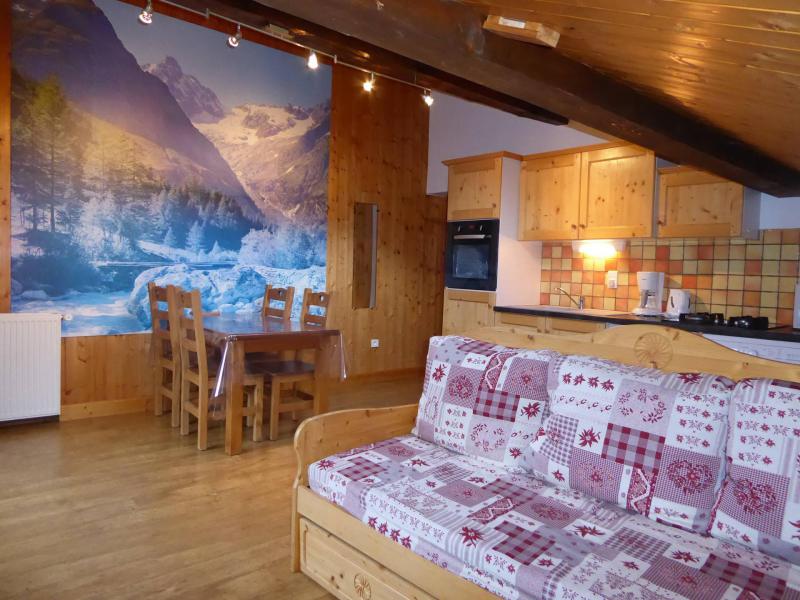 Holiday in mountain resort 2 room apartment 4 people (1) - Chalet Estelann - Champagny-en-Vanoise - Living room