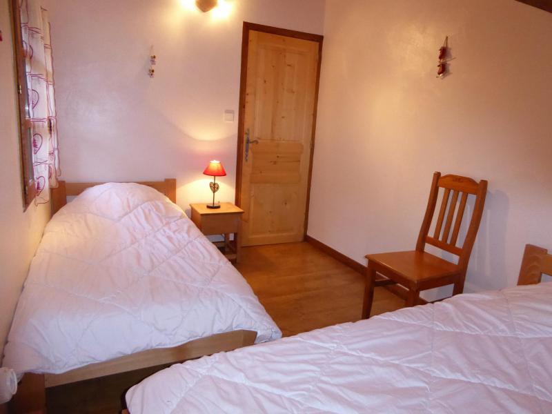 Holiday in mountain resort 2 room apartment 4 people (2) - Chalet Estelann - Champagny-en-Vanoise - Bedroom