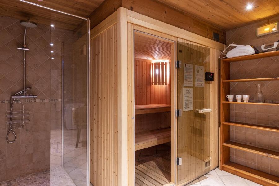 Holiday in mountain resort 6 room chalet 8 people - Chalet Estive - Courchevel - Shower room