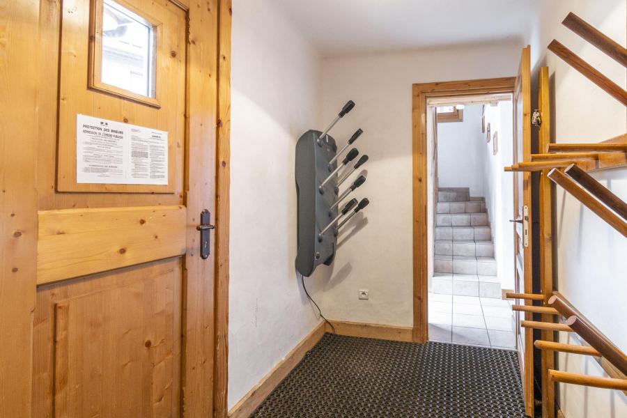 Vakantie in de bergen Chalet 6 kamers 8 personen - Chalet Estive - Courchevel - Ski locker