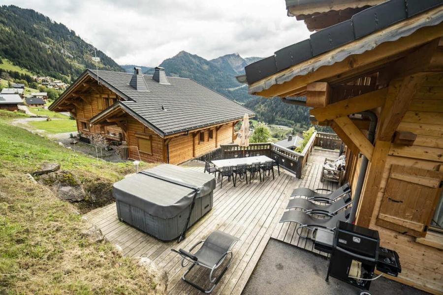 Rent in ski resort 7 room triplex chalet 15 people (Logement 15 personnes) - Chalet Etagne - Châtel - Summer outside