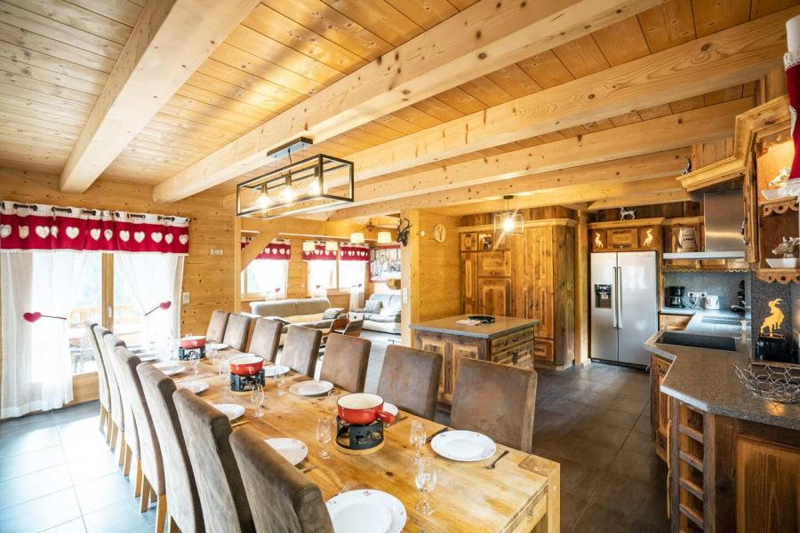 Vacances en montagne Chalet triplex 7 pièces 15 personnes - Chalet Etagne - Châtel - Coin repas