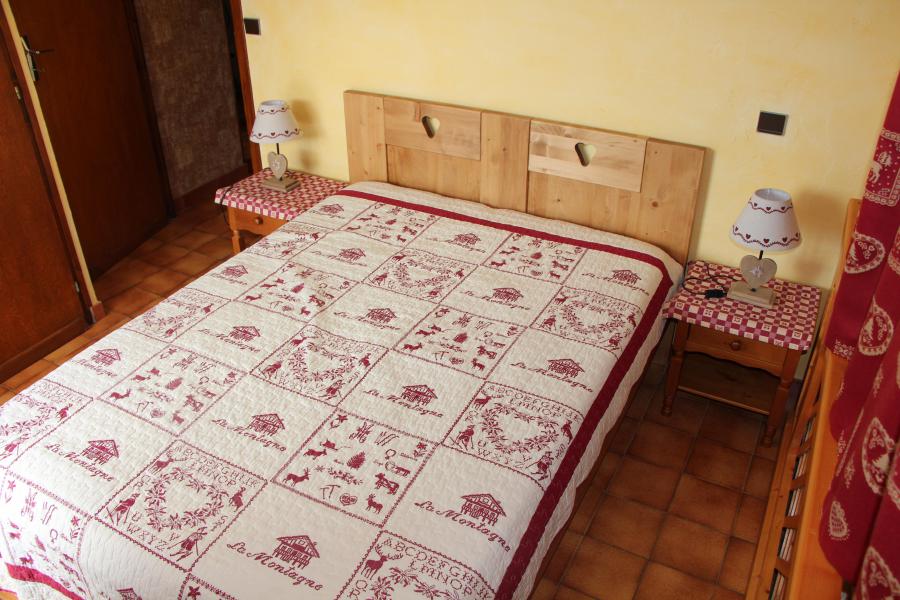 Holiday in mountain resort 2 room apartment cabin 4 people - Chalet Etche Ona - Le Grand Bornand - Bedroom