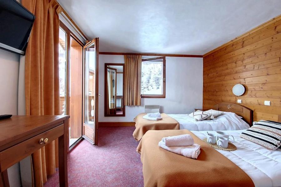 Holiday in mountain resort 13 room chalet 31 people (AZUREVA) - Chalet Eterlou - Les Menuires - Bedroom