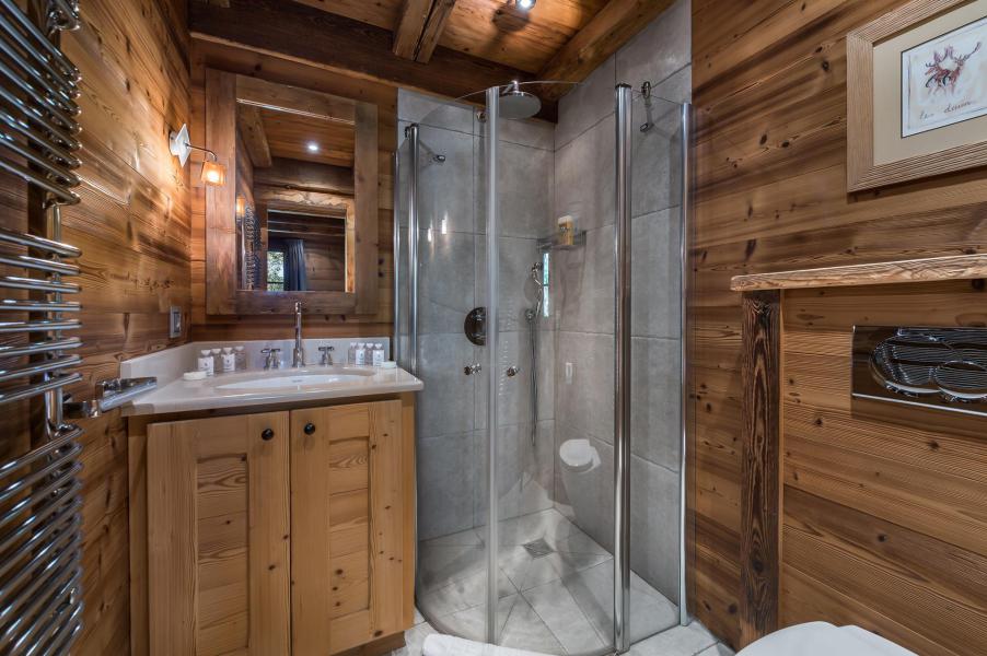 Holiday in mountain resort 6 room chalet 12 people - Chalet Face Nord - Courchevel - Shower