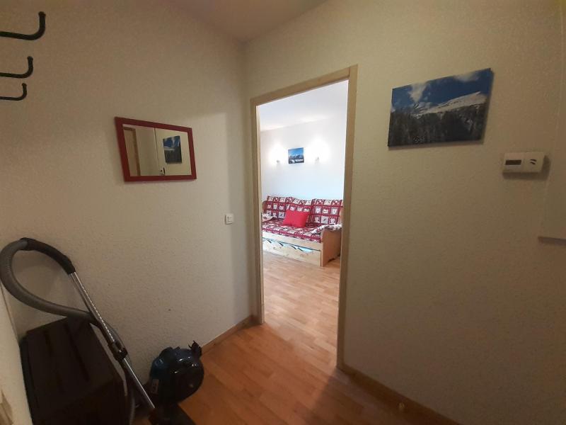 Holiday in mountain resort 2 room apartment 4 people (1-17) - Chalet Florence - Valfréjus - Corridor