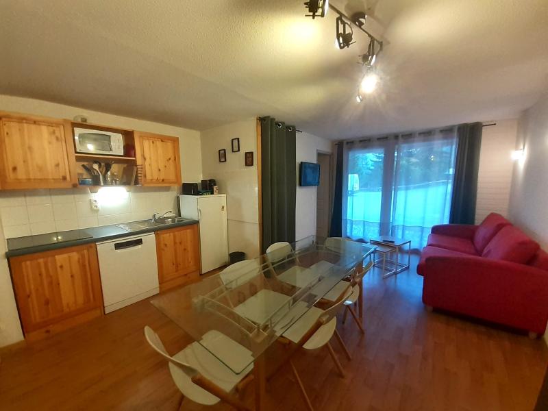 Holiday in mountain resort 3 room apartment sleeping corner 8 people (1-28) - Chalet Florence - Valfréjus - Living room