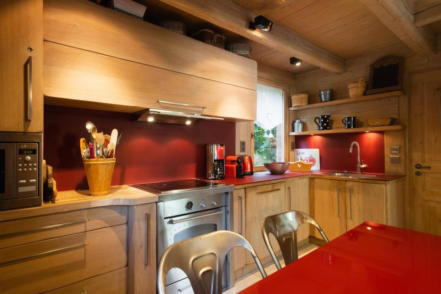 Holiday in mountain resort 9 room chalet 11 people - Chalet Grany - La Clusaz - Kitchenette