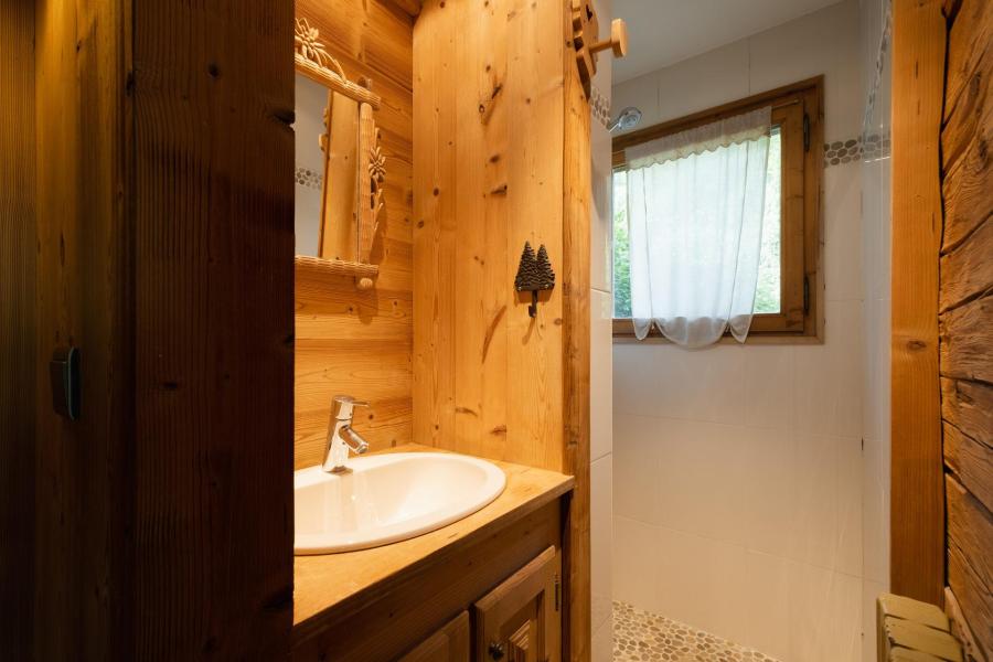 Holiday in mountain resort 9 room chalet 11 people - Chalet Grany - La Clusaz - Shower room