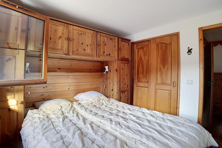 Holiday in mountain resort 3 room apartment 6 people (C5) - Chalet Hameau des Marmottes - Les Menuires - Bedroom