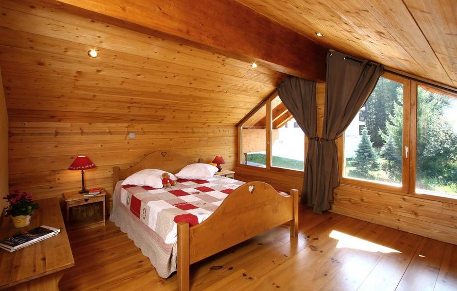Vacaciones en montaña Chalet Harmonie - Les 2 Alpes - Habitación abuhardillada