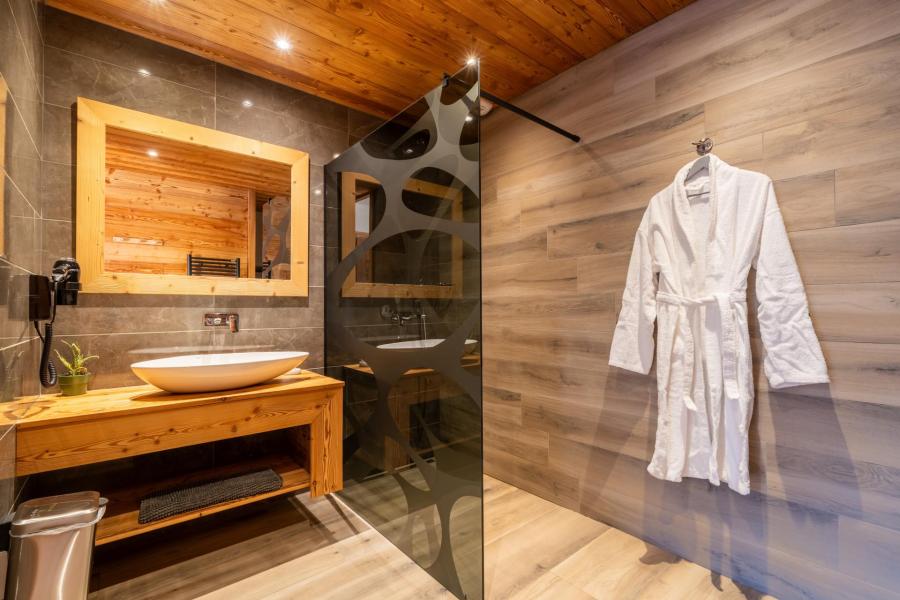 Holiday in mountain resort 6 room triplex chalet 12 people - Chalet Hartza - Le Grand Bornand - Shower room