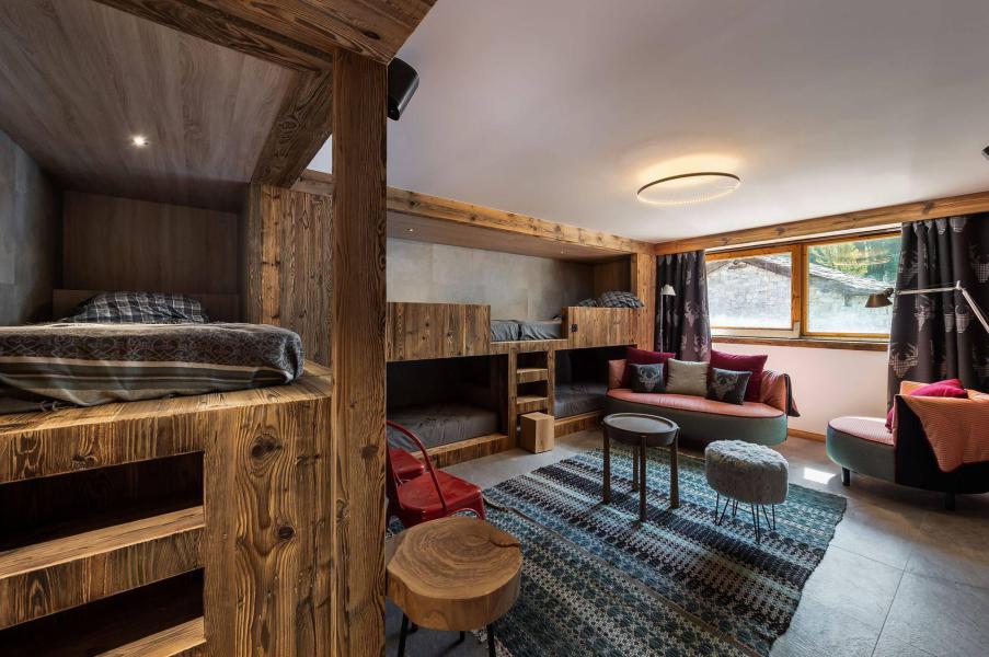 Holiday in mountain resort 6 room chalet 14 people - Chalet Hermine Blanche - Val d'Isère - Bedroom